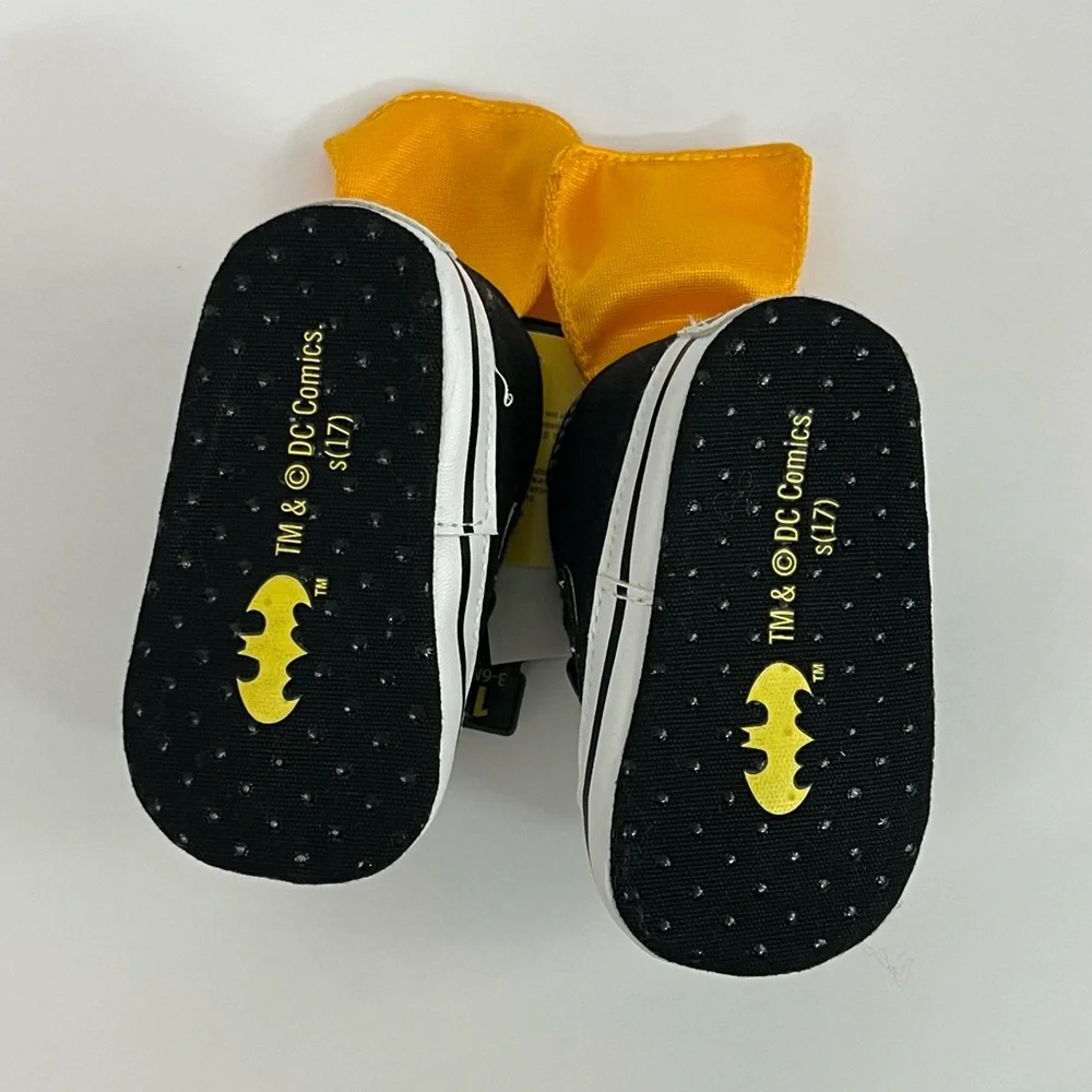 Batman Baby Shoes 3-6 Months with Capes DC Comics Black Gold White Adjust Strap